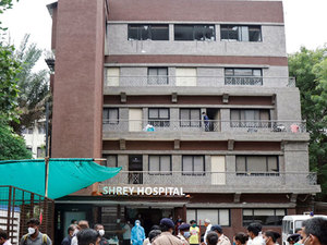 Ahmedabad Hospital Fire: Ahmedabad Covid-19 hospital fire leaves 8 ...