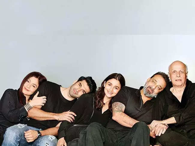 Both Pooja Bhatt and Sanjay Dutt are reprising their characters from the original in the new movie.