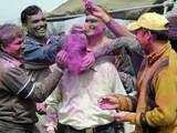 BSF soldiers celebrate Holi