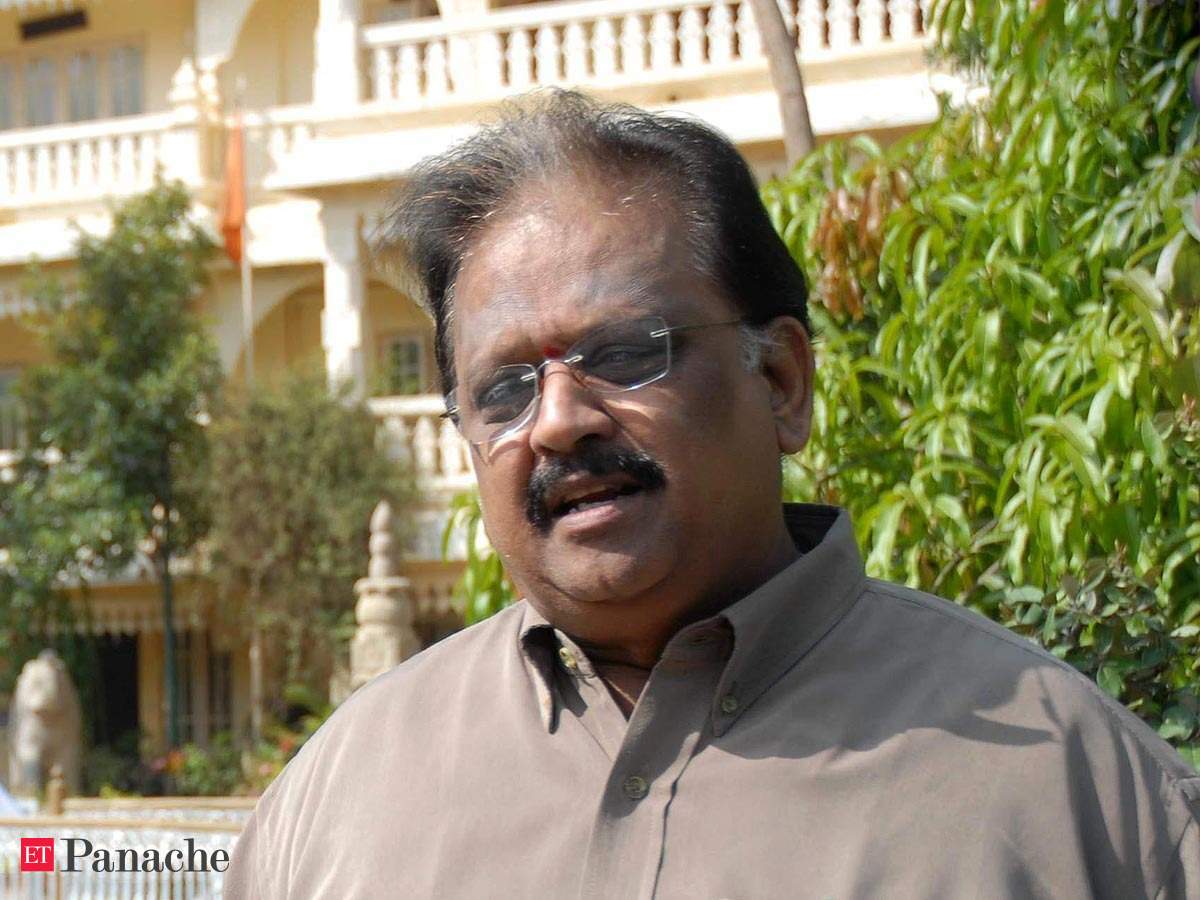 Sp Balasubramaniam Health Update Sp Balasubramaniam Still Critical On Ventilator Rajini Rahman And Others Pray For Singer S Recovery The Economic Times