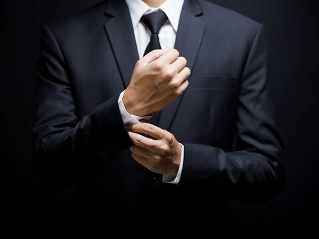 men-suit3_ThinkstockPhotos