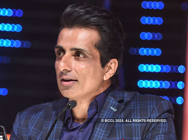 ​The assurance of immediate housing for about 1,500 workers in flats built by the Noida Authority convinced Sonu Sood to launch the project​.