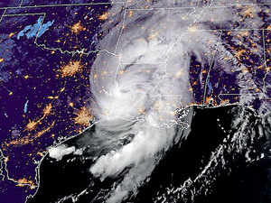 Hurricane Laura slams southwestern Louisiana, gutting buildings and killing at least one