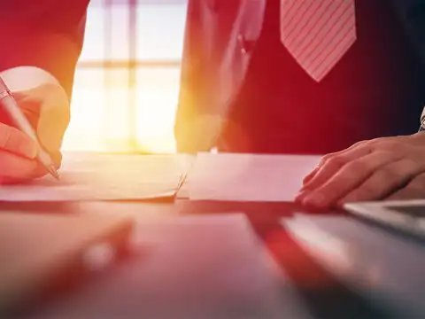Can a PMS impose lock-in on investors?