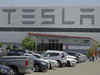 Tesla falls for fourth straight session; insiders offload stake