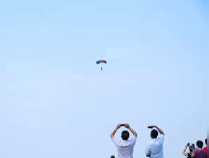china airshow parachute gett