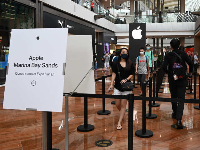 Apple's first ever floating store opens in Singapore - The Statesman