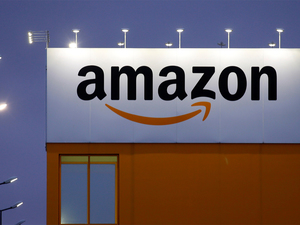 Amazon Hiring Amazon To Hire 100 000 To Keep Up With Online Shopping Surge The Economic Times