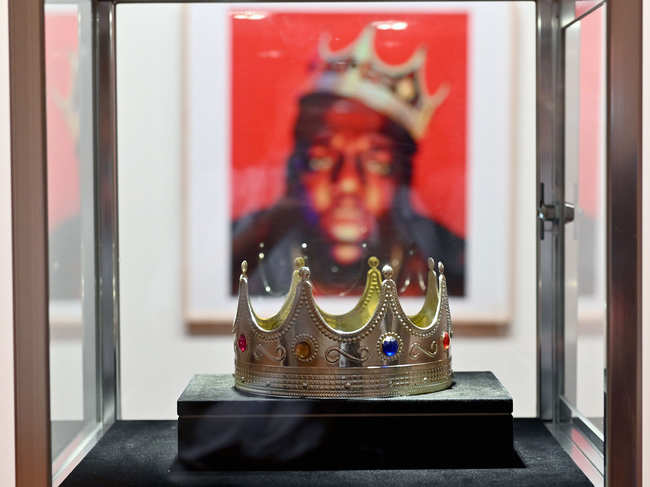 ​The signed crown worn by the rapper in the 1997 "King of New York" photograph was offered on sale for the first time​.