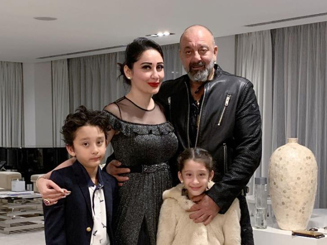 Sanjay Dutt: We are family: Sanjay Dutt spends quality time with wife, kids  in Dubai - The Economic Times