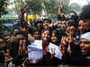 Fans scramble for WC final tickets in Mumbai