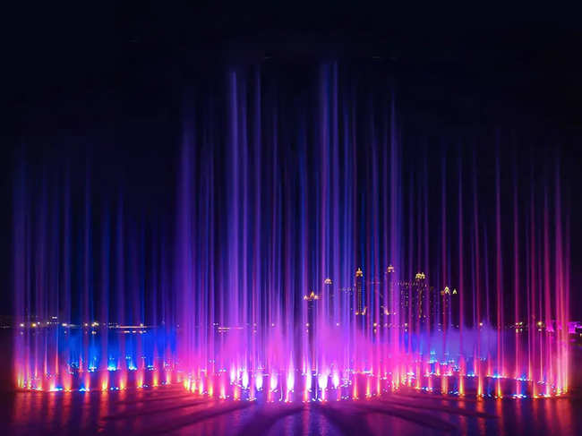 ​Each show at the world's largest fountain​ will last three minutes and will be performed every 30 minutes. ​