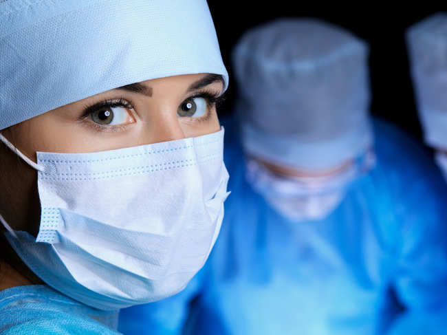 nurses-surgery-doctors-medical_iStock