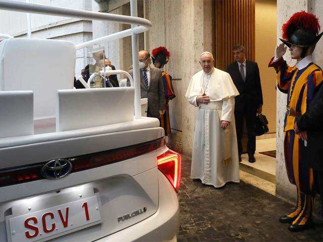​Delivering to His Holiness
