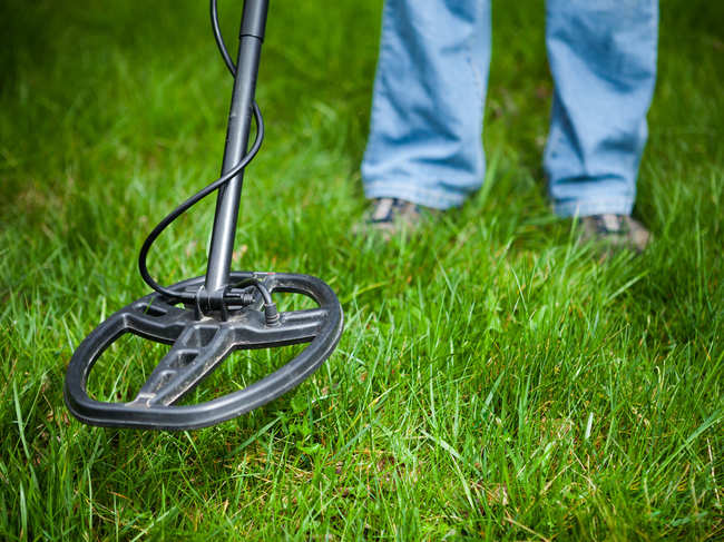 metal detector_iStock