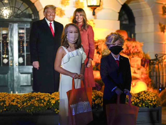 Mini versions of Donald and Melania Trump