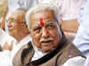 PM pays tributes to ex-Gujarat CM Keshubhai Patel, meets his kin