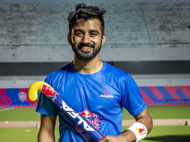 Manpreet Singh wants to buy a Range Rover for his fiancée and name it 'Tokyo' if India get gold at Olympics - The Economic Times