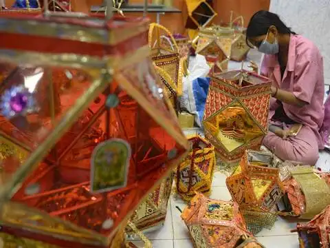 Decorative lanterns
