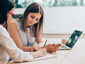 work-women-employees1_iStock