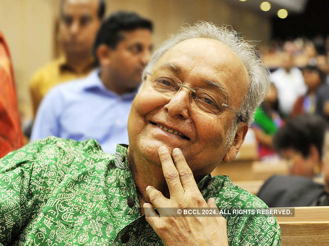 Soumitra ​Chatterjee was considered as one of the first proponents of the naturalistic style of acting in Bengali cinema - a trademark of Satyajit Ray's movies. ​