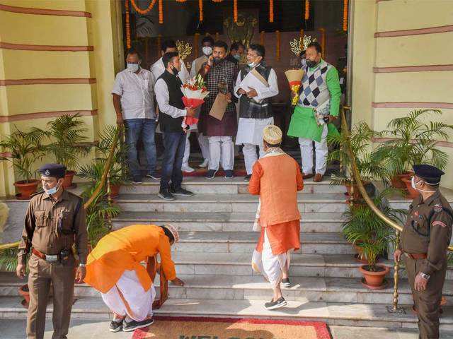 Bhushan Thakur performs rituals