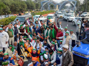 Farmers sit-in at Noida-Delhi border, key route to Delhi closed for vehicles
