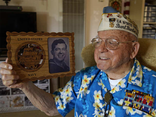 Seahawks honor 100-year-old Pearl Harbor Survivor during home game