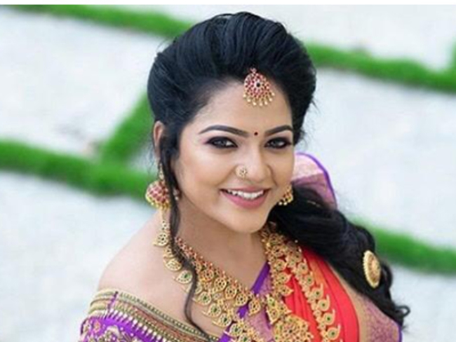 Vj Chitra Death News Popular Tamil Tv Actress Chitra Found Dead In Hotel Suspected To Have 