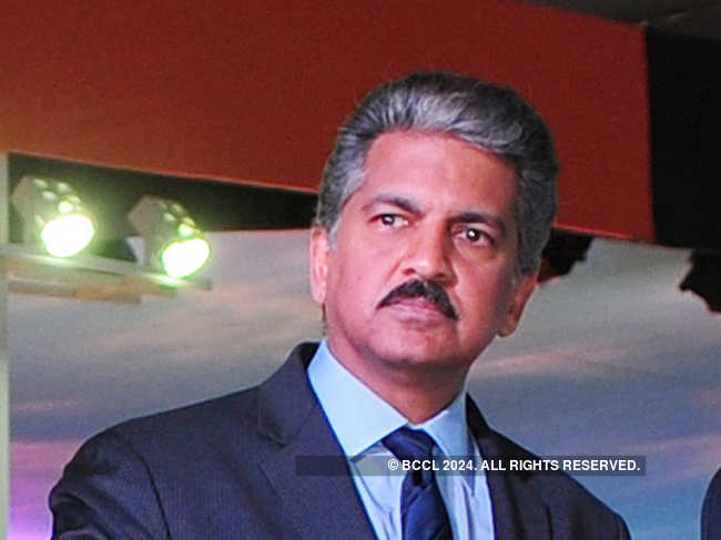 Anand Mahindra ​meditates and works out in the evening ​to deal with distraction.​