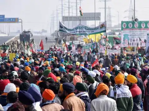 Meerut expressway blocked