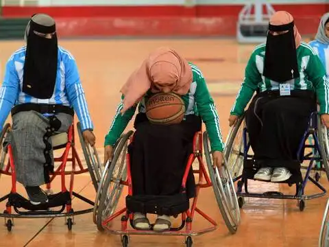​All-women team