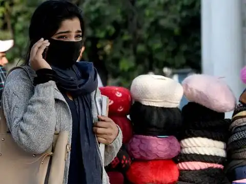 Temperature dips in Delhi
