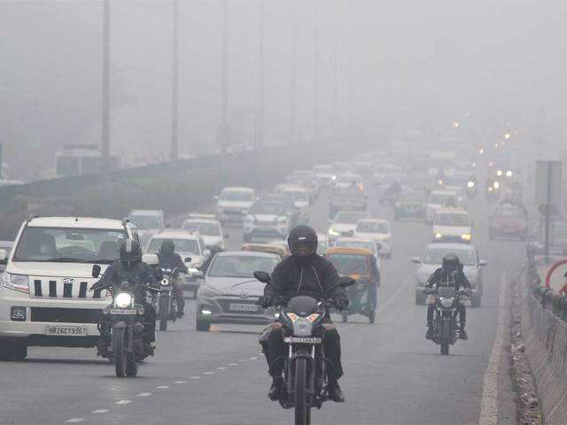 Foggy morning at Delhi-Gurugram Expressway