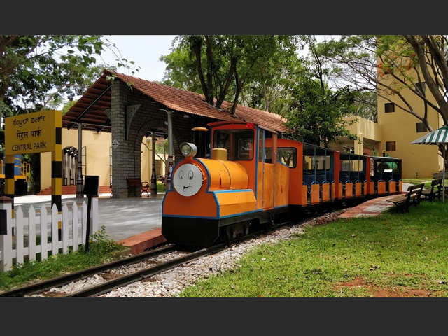 A battery-operated toy train is the major attraction for kids. The Rail museum now is equipped with facilities like AV media centre, park for kids, cafeteria and clean toilets.