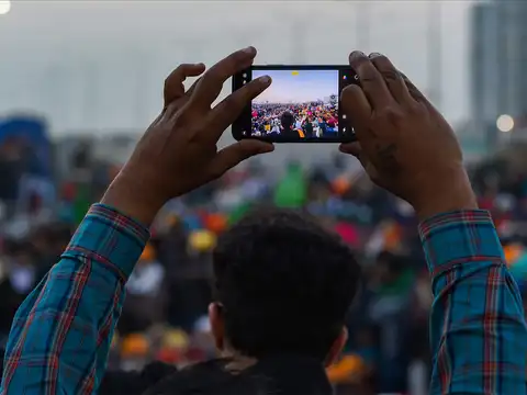 Fight through smartphones
