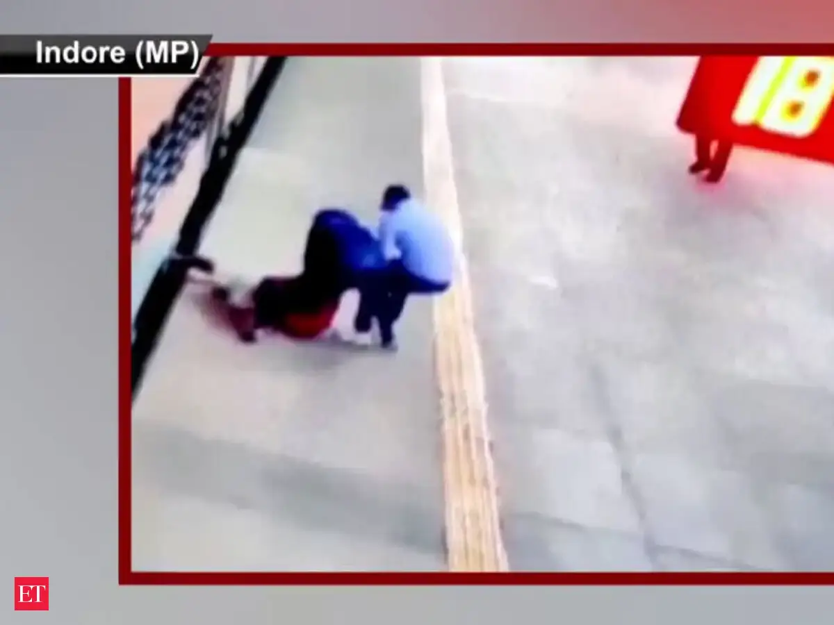 Indore: Railway clerk saves woman’s life after she fell from running ...