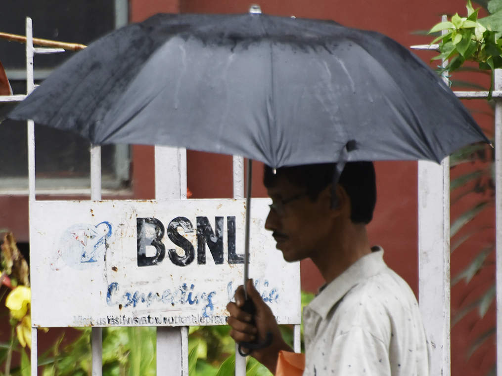 BSNL is quietly gaining market share. Needed: 4G spectrum, startup spirit to keep the signal strong.