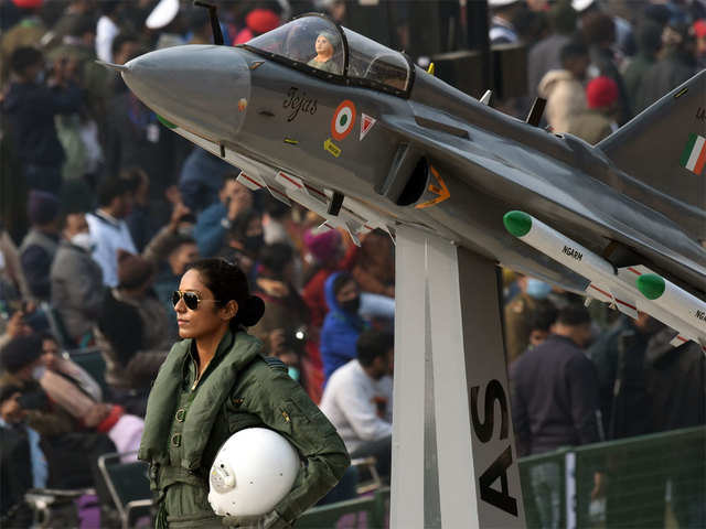 Woman fighter pilot