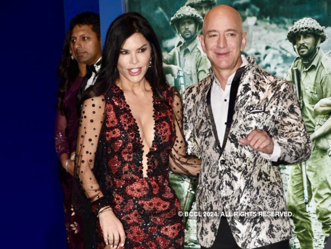 Jeff Bezos Michael Sanchez Jeff Bezos Wants 1 7 Mn In Legal Fees From Girlfriend S Brother Michael Sanchez Terms Request Obscene