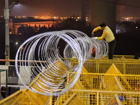 Fences over barricades