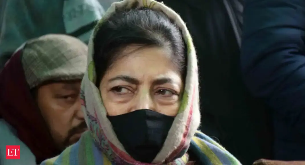 mehbooba mufti: Arrested PDP youth leader Waheed Para being kept under 'inhuman conditions and tortured', alleges Mehbooba Mufti - Vimarsana News