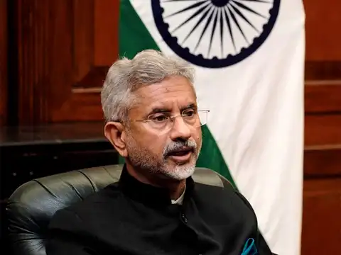 Govt fights back