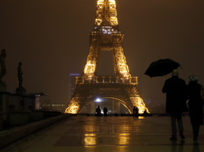 Eiffel Tower Gets 60 Mn Golden Makeover For 2024 Paris Olympics The   Eiffel Tower 