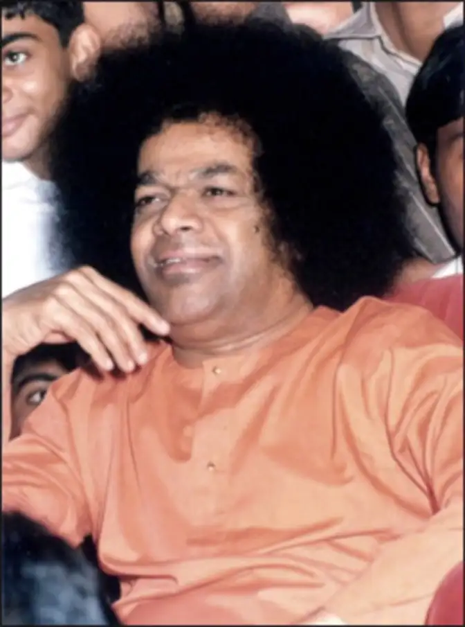 Sathya Sai Baba death Thousands throng Prashanthi Nilayam The