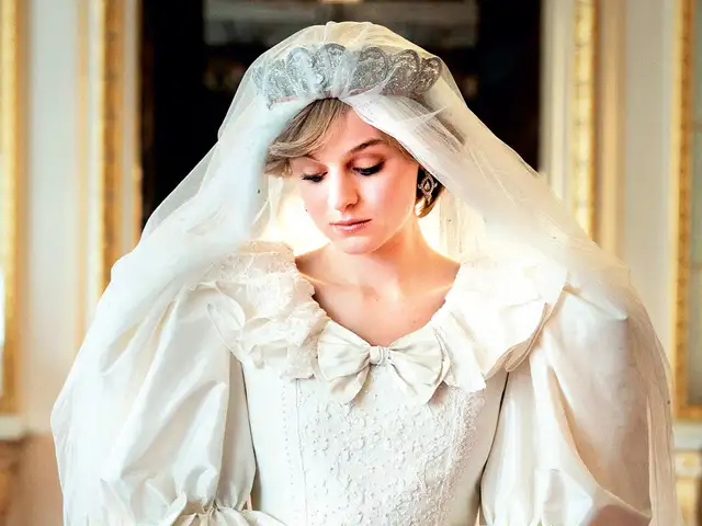 My Pastel Lady - Princess Di's Style In 'The Crown', Suits From 'Peaky ...