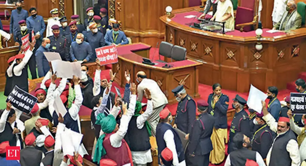 Samajwadi Party, Congress stage protest as UP Assembly's budget session begins - Vimarsana News