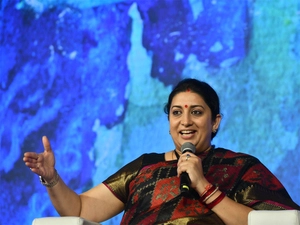 Smriti Irani attacks Congress over women legislators ...