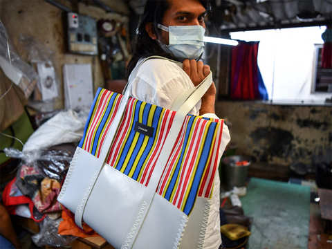 लेडीज पर्स एवं बैग | Ladies purse wholesale market Delhi | Imported & Indian  Purse bag Collection - YouTube