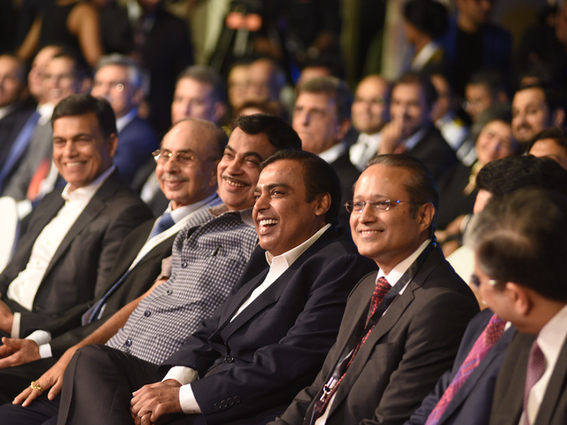 Adi Godrej, Nitin Gadkari, Mukesh Ambani & Vineet Jain are all smiles